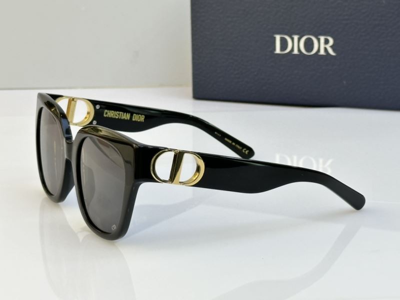 CHRISTIAN DIOR